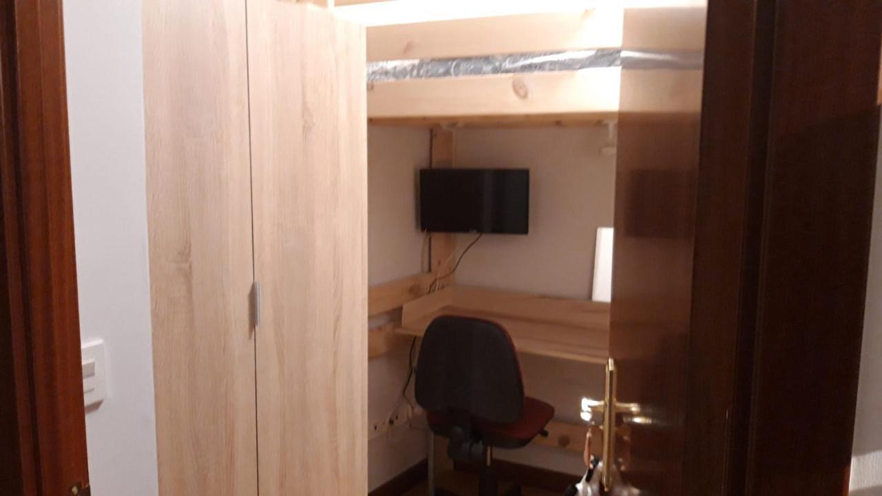 HABITACIÓN INDIVIDUAL con TV centro BILBAO Esterno foto